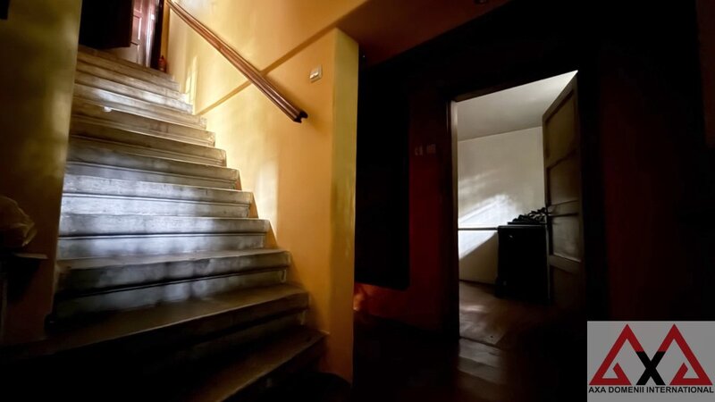 Vatra Luminoasa, vila interbelica, pod mansardabil, elemente originale